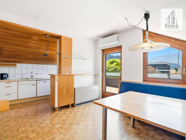 Klimatisierte Dachgeschosswohnung mit schönem Ausblick