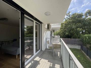 Klimatisierte 2 Zimmer Wohnung mit Balkon Nähe Schloss Erlaa