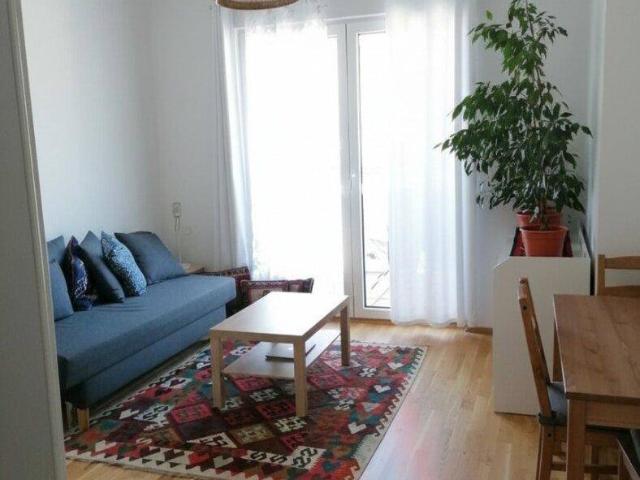 Klimatisierte 2 Zimmer Wohnung mit hofseitiger Terrasse & optionaler Garagenstellplatz!