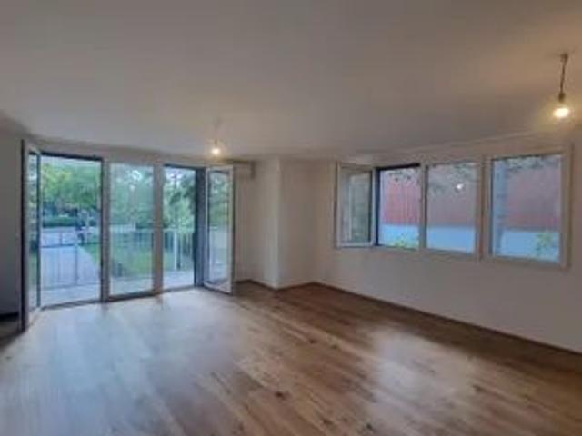 klimatisierte 2 Zimmer Wohnung, Teilmobliert, Nähe U6