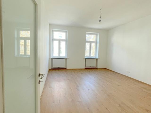klimatisierte 2 ZIMMER WOHNUNG: zentral & helle