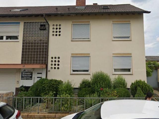Klimatisierte 2 ZKB in ruhiger Wohngegend mit sehr guter ÖPNV Anbindung
