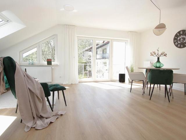 Klimatisierte 3 Zimmer Wohnung. Frisch saniert, sofort bezugsfrei
