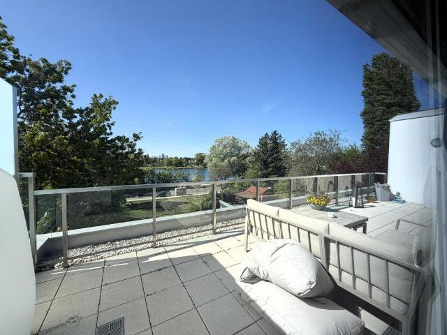 Klimatisierte 4 Zimmer und 2 Terrassen mit Blick auf die alte Donau / Air conditioned 4 rooms and 2 terraces viewing the alte Donau /