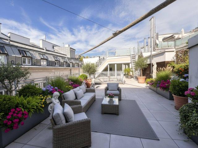 Klimatisierte 5 Zimmerwohnung mit 72 m² Terrasse am Kohlmarkt / Air conditioned 5 room flat with 72 m² terrace on Kohlmarkt