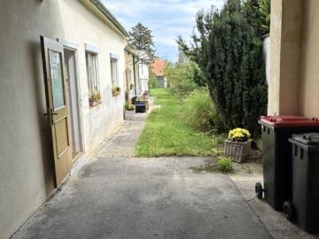 Klingenbach Gepflegter Streckhof mit uneinsehbaren Grund mit netter Scheune und div. Nebengebäuden!