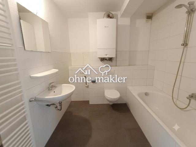 KLINIKVIERTEL: 3 Zimmer Wohnung über 100qm energetisch saniert Balkon Ankleidezimmer
