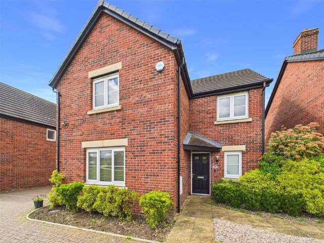 Knotgrass Way, Hardwicke, Gloucester. 4 bed detached house to rent £1,850 pcm £427 pw