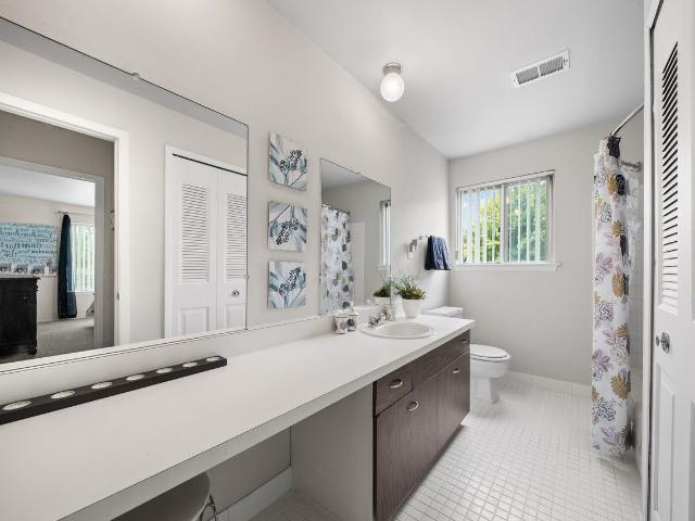 Knottingham Apartments 2 Bedroom Apartment for Rent at 23128 Wellington Cres, Mount Clemens, MI 48036 Clinton Township