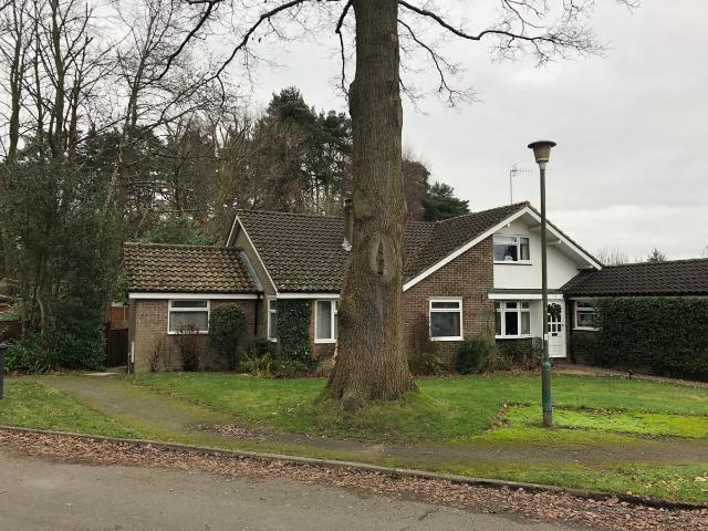 Knowle Close, Crawley RH10, 1 bed flat to rent, £1,000 pcm | PrimeLocation