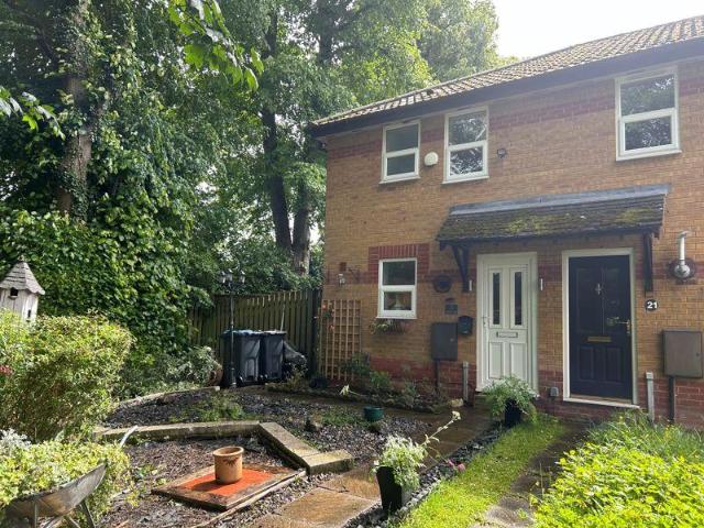 Knowle Close, Rednal, Birmingham 2 bed terraced house to rent £1,095 pcm £253 pw