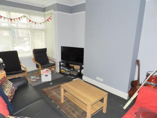 Knowle Road, LS4 4 bed terraced house to rent £1,469 pcm £339 pw