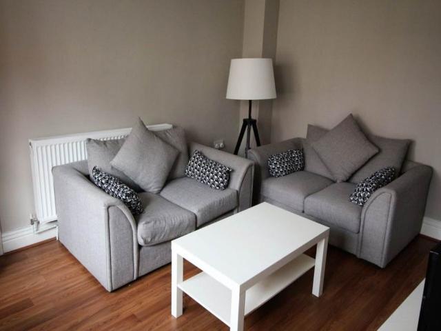 Knowle Road Room 4, Burley, Leeds