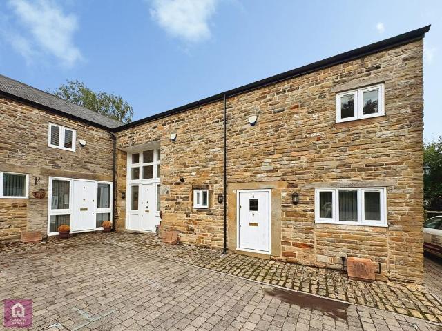 Knowles Farm Close, Roby Mill. 3 bed semi detached house to rent £1,200 pcm £277 pw