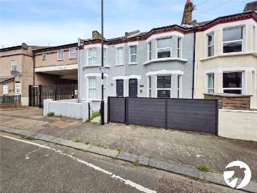 Knowles Hill Crescent, London, SE13 3 bed terraced house to rent £2,700 pcm £623 pw