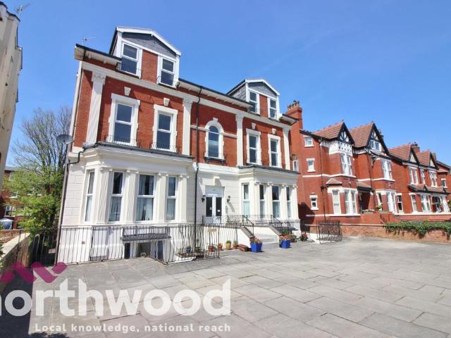 Knowsley Road, Southport, PR9 2 bed flat to rent £775 pcm £179 pw