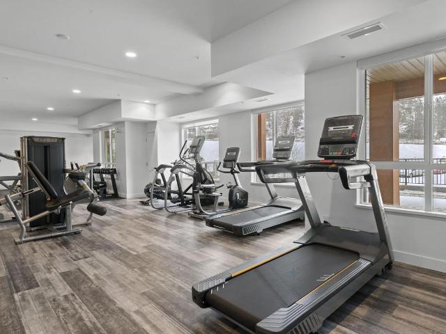 Knox Village 2 Bedroom Apartment for Rent at 1430 Cara Glen Crt, Kelowna, BC V1V 0J7