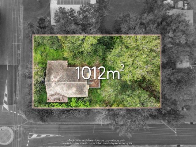 Knock Down, Rebuild or Redevelop 1,012m² of Opportunity in North Booval