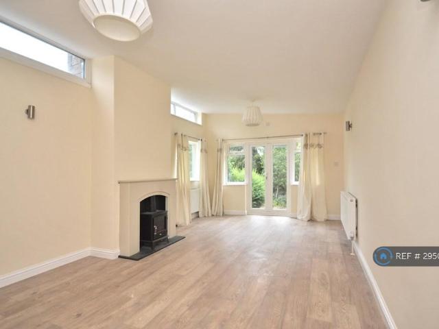 Knole Lane, Bristol, BS10 4 bed bungalow to rent £2,300 pcm £531 pw