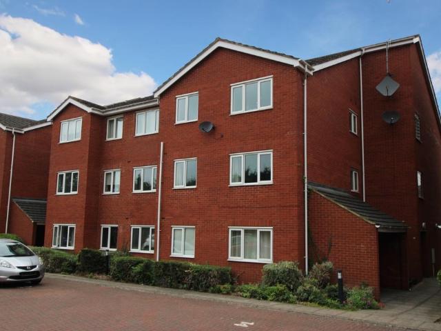 Knoll Court, Kettering, Northants, NN16 1 bed apartment to rent £750 pcm £173 pw