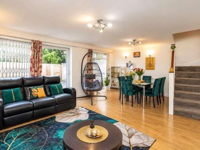 Knoll Crescent, Northwood, HA6