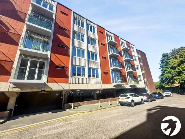 Knoll Rise, Orpington, BR6 1 bed flat to rent £1,500 pcm £346 pw