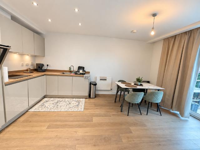 Knoll Rise, Orpington, BR6 1 bed flat to rent £1,500 pcm £346 pw