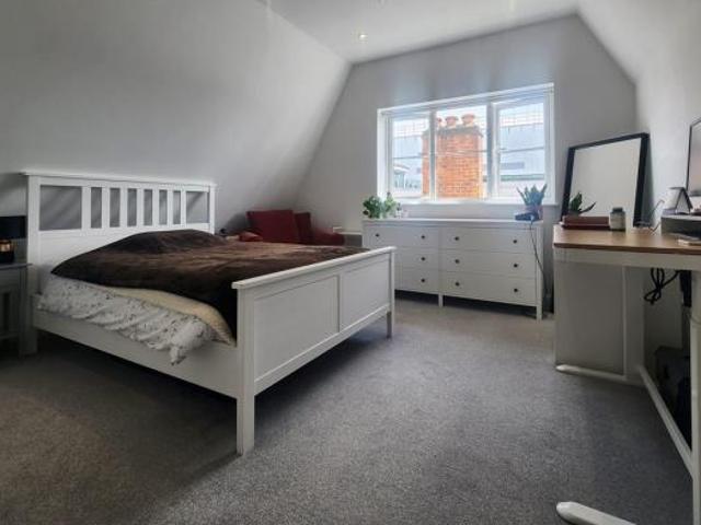 Knoll Road, Camberley, GU15 1 bed flat to rent £1,165 pcm £269 pw