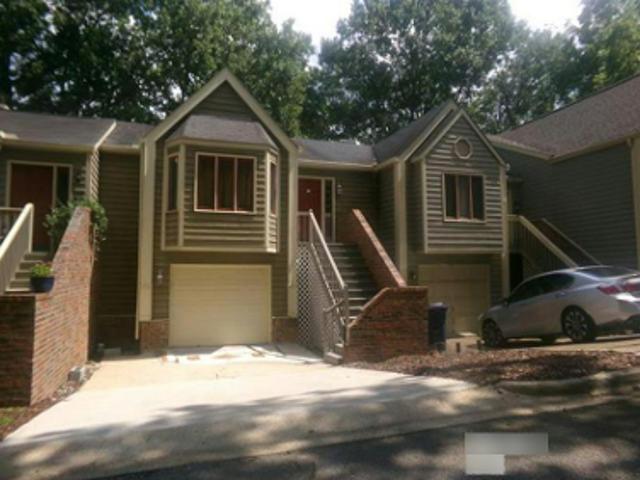 Knollridge Dr NE
