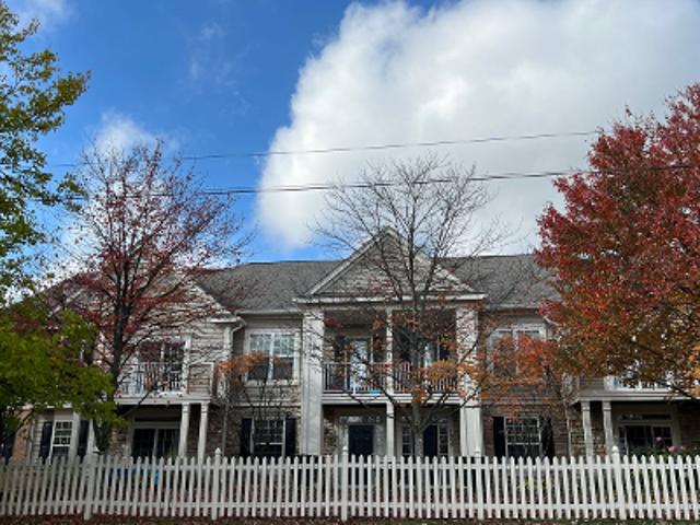 Knollwood Dr