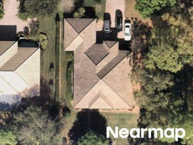 Knollwood Ln