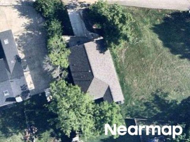 Knollwood St