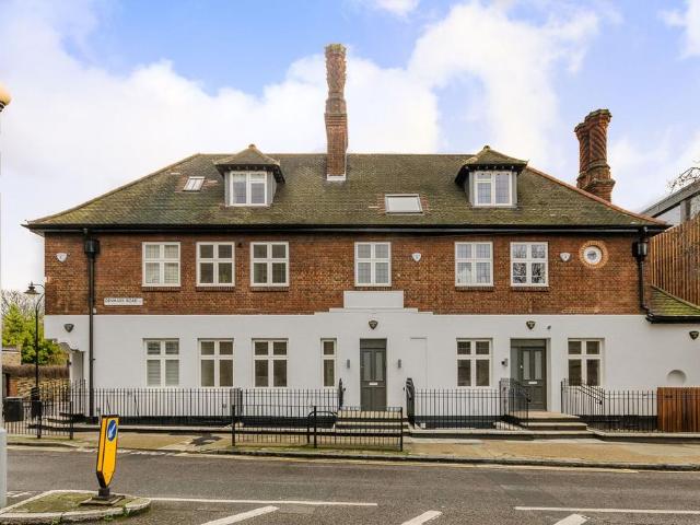 Knatchbull Road,SE5, Camberwell. 1 bed flat to rent £2,300 pcm £531 pw