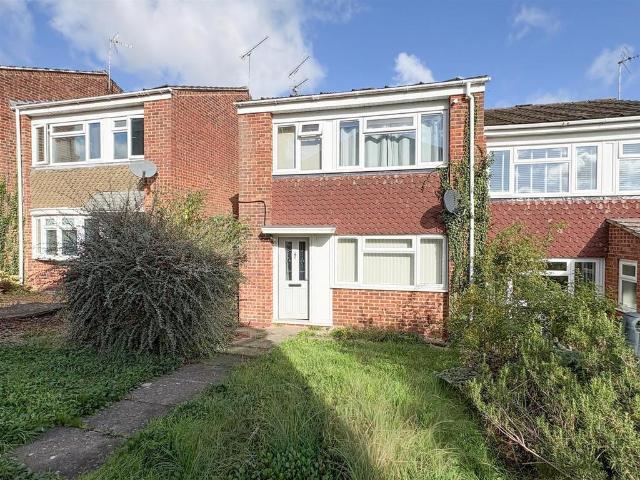 Knaves Hill, Leighton Buzzard 3 bed house to rent £1,550 pcm £358 pw