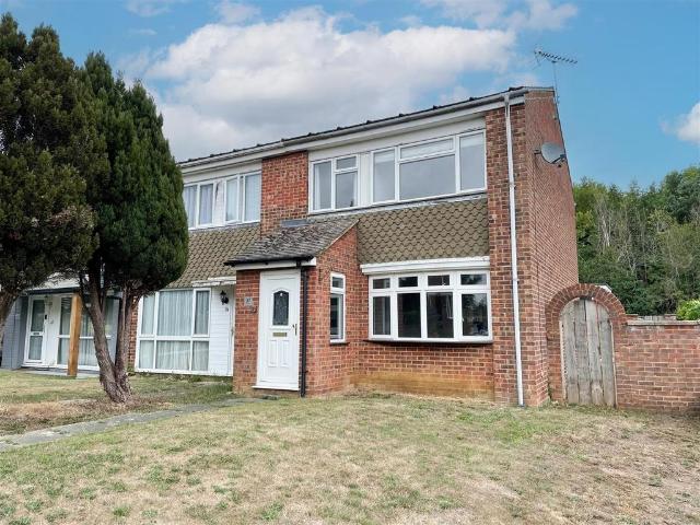 Knaves Hill, Leighton Buzzard 3 bed house to rent £1,550 pcm £358 pw