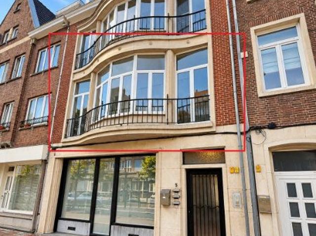 KNAP MET LICHT OVERLADEN INSTAPKLAAR GERENOVEERD APPARTEMENT