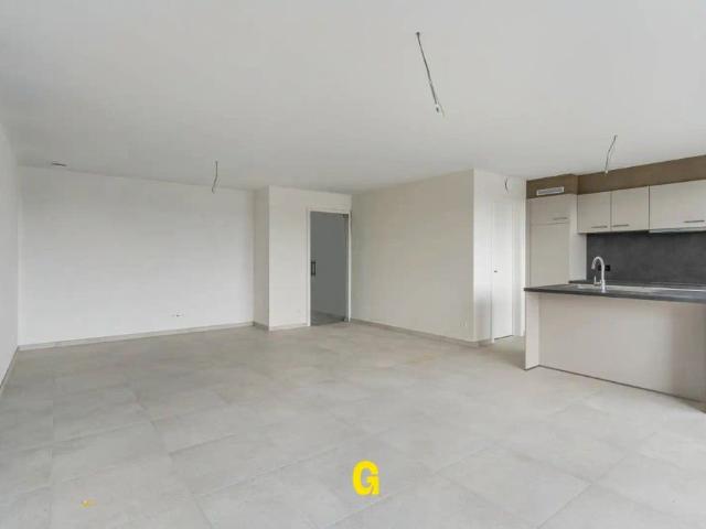 Knap nieuwbouwappartement op de hoogste verdieping in residentie Bella Vista, met twee terrassen en prachtige zichten, inclusief 2 standplaatsen, vlak bij het c
