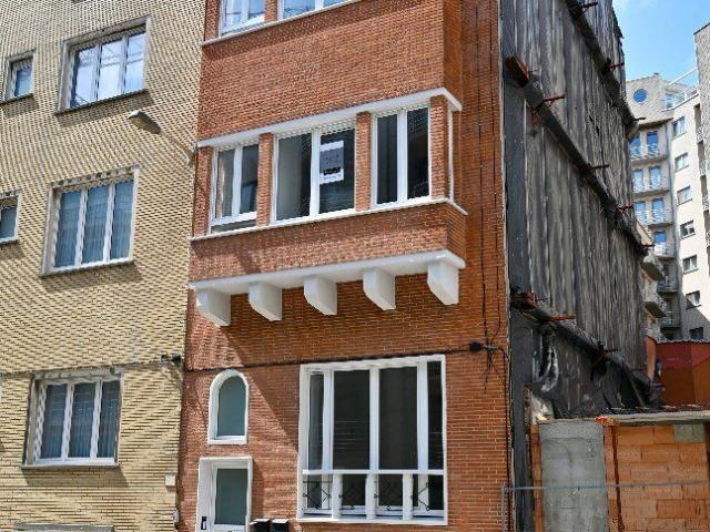 KNAP GERENOVEERD APPARTEMENT OP TOPLIGGING