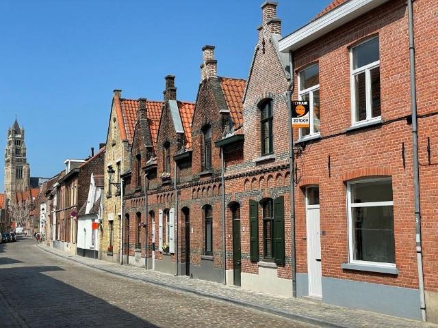 KNAP GERENOVEERDE WONING met stadstuin én fietspoortje, n.