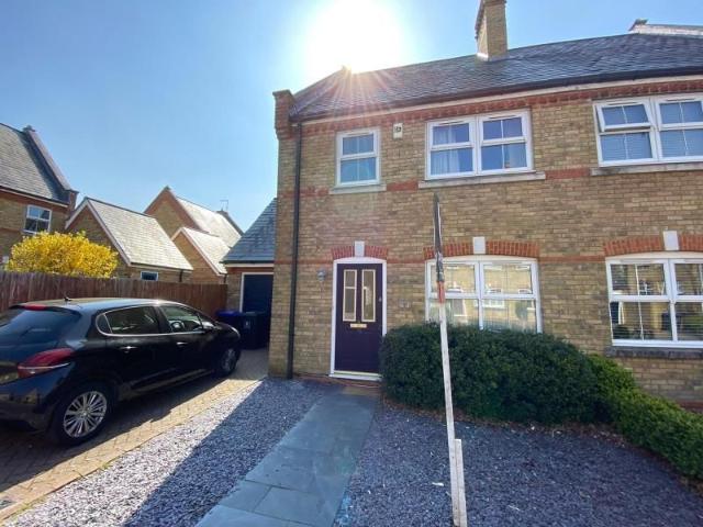 Knaphill, Woking, Surrey GU21, 3 bed semi detached house to rent, £2,300 pcm | PrimeLocation