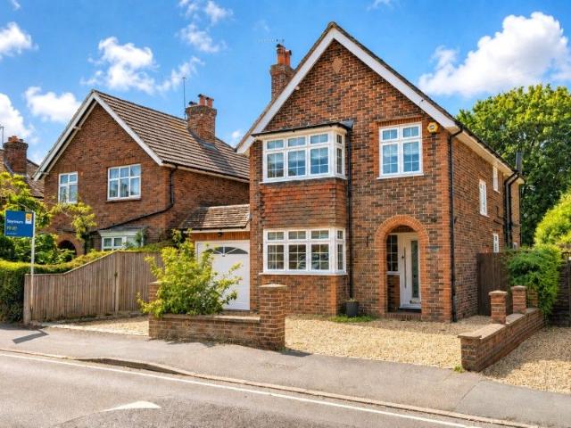 Knaphill, Woking, Surrey GU21, 5 bed detached house to rent, £3,500 pcm | PrimeLocation