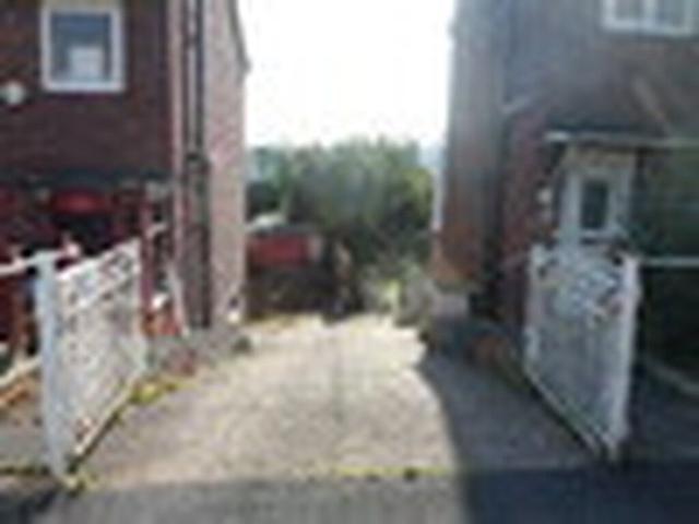 Knaresborough Drive, Huddersfield HD2, 3 bed semi detached house to rent, £1,200 pcm | PrimeLocation