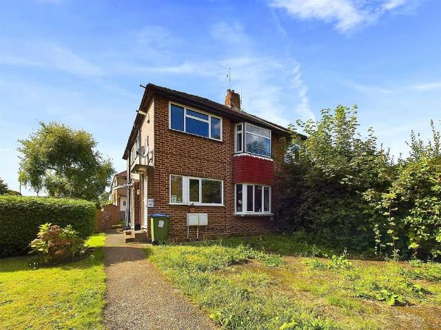 Kneller Road, Twickenham 2 bed maisonette to rent £1,900 pcm £438 pw