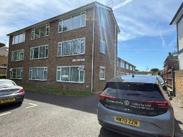 Kneller Road, Twickenham TW2, Studio to rent, £1,250 pcm | PrimeLocation