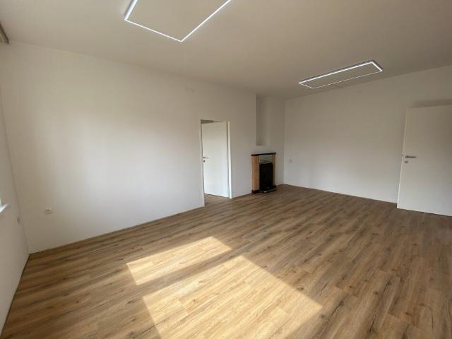 Knittelfeld Zentrum: sonnige ca 65 m2 2 Zimmer Wohnung inkl. Loggia mit schöner Aussicht!