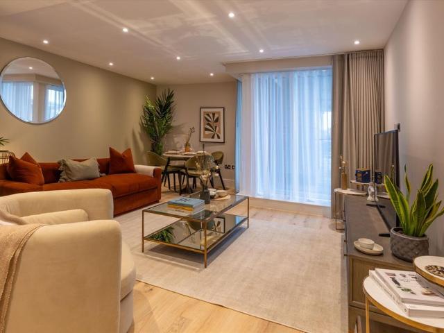 Knight Frank are delighted to offer this two bedroom furnished apartment on Baker Street