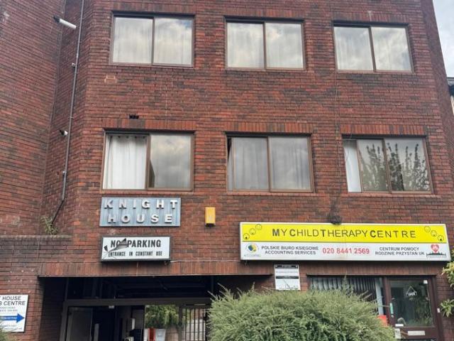 Knight House, 29 East Barnet Road, Barnet, Hertfordshire EN4, 1 bed terraced house to rent, £1,575 pcm | PrimeLocation