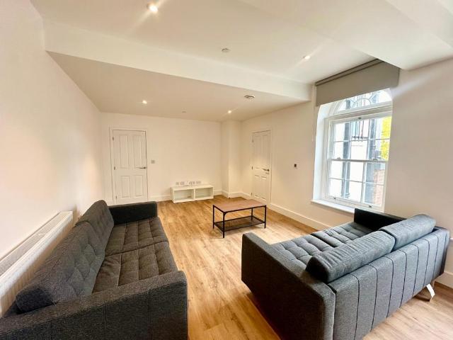 Knight & Whitehall House, 4 Carlton. 2 bed apartment to rent £1,175 pcm £271 pw