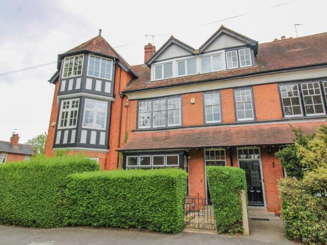 Knighton Drive, Knighton LE2, 5 bed terraced house to rent, £2,400 pcm | PrimeLocation