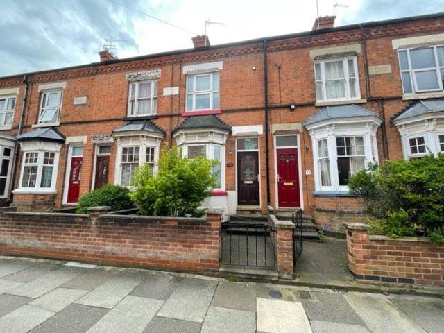 Knighton Fields Road East, Leicester 2 bed terraced house to rent £995 pcm £230 pw